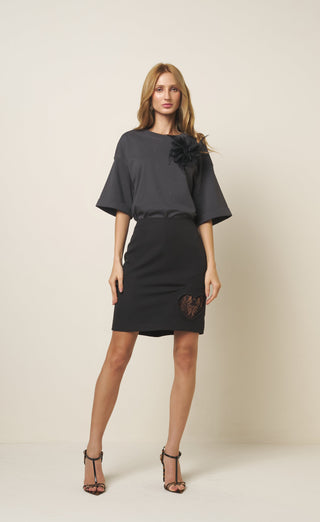 T-SHIRT DE BICO E FLOR